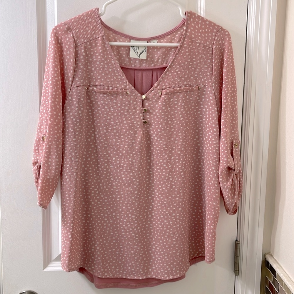 3/4 sleeve Janet Chung blouse, size M. Blush pink w/white spot & gold hardware